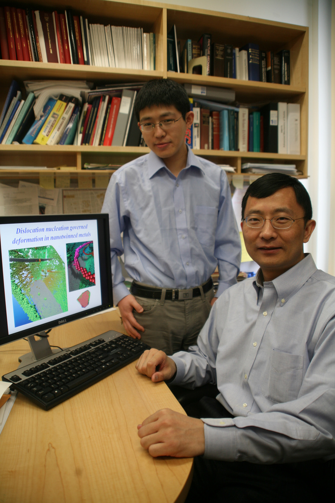 Wolfgang Peti: Huajian Gao, right, and graduate student Xiaoyan Li Wolfgang Peti: Huajian Gao, right, and graduate student Xiaoyan Li