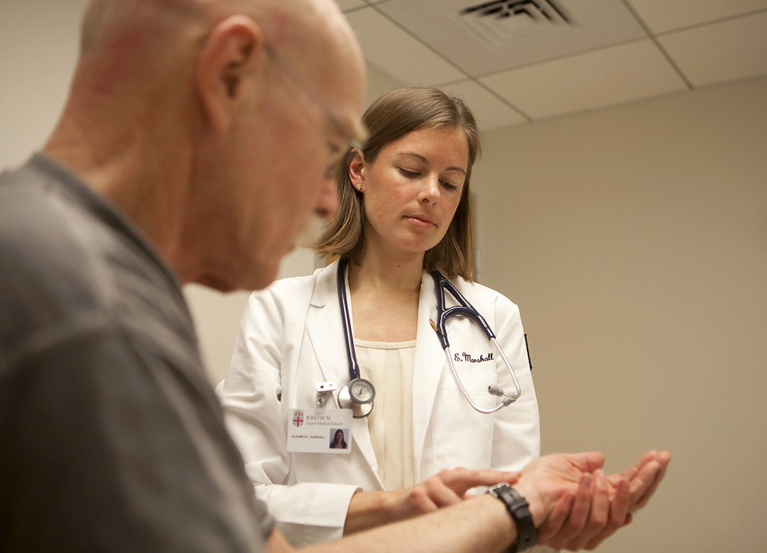 Aging is not a disease: Geriatrics is a medical specialty, but healthy aging is part of every medical discipline (less so in pediatrics and obstetrics). Medical students like Elizabeth Marshall learn to care for patients of all ages. Credit: Mike Cohea/Brown University Aging is not a disease: Geriatrics is a medical specialty, but healthy aging is part of every medical discipline (less so in pediatrics and obstetrics). Medical students like Elizabeth Marshall learn to care for patients of all ages. Credit: Mike Cohea/Brown University