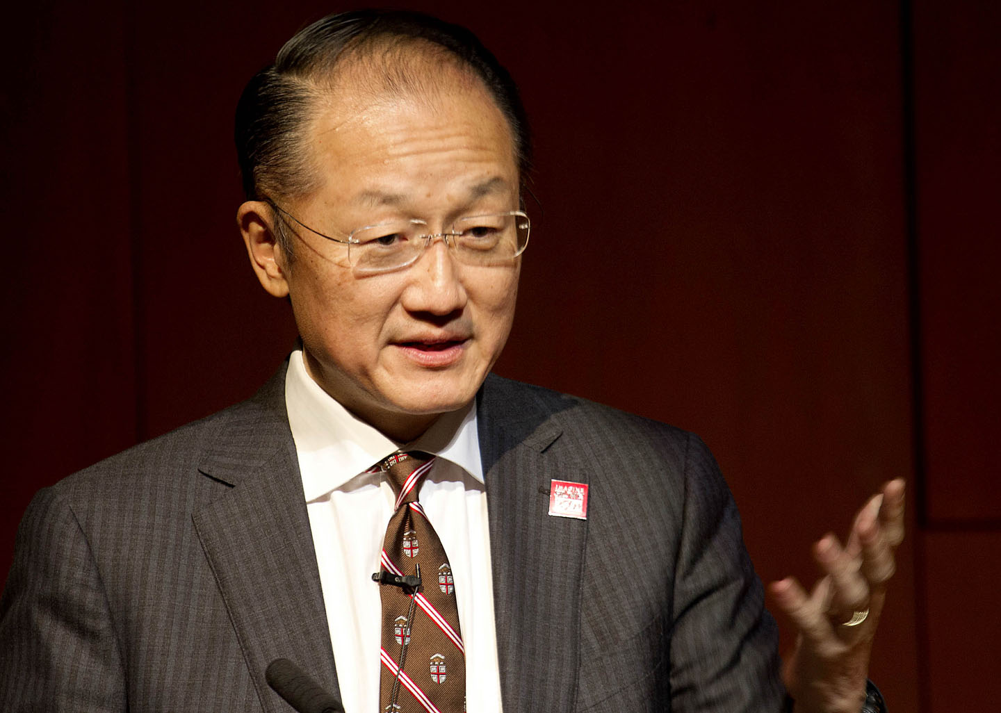 Jim Yong Kim, World Bank president: “Please, go change the world.” Credit: Frank Mullin/Brown University Jim Yong Kim, World Bank president: “Please, go change the world.” Credit: Frank Mullin/Brown University