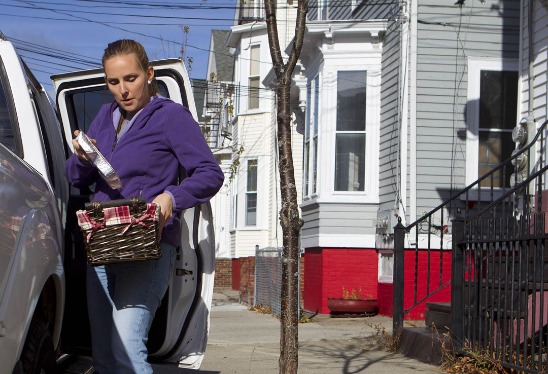 Understanding what makes and keeps a population healthy: In a widely read report, researchers Kali Thomas, a Meals on Wheels volunteer (above), and Vincent Mor found that state investment in meal delivery programs had a significant positive impact on community health. Credit: Mike Cohea/Brown University Understanding what makes and keeps a population healthy: In a widely read report, researchers Kali Thomas, a Meals on Wheels volunteer (above), and Vincent Mor found that state investment in meal delivery programs had a significant positive impact on community health. Credit: Mike Cohea/Brown University